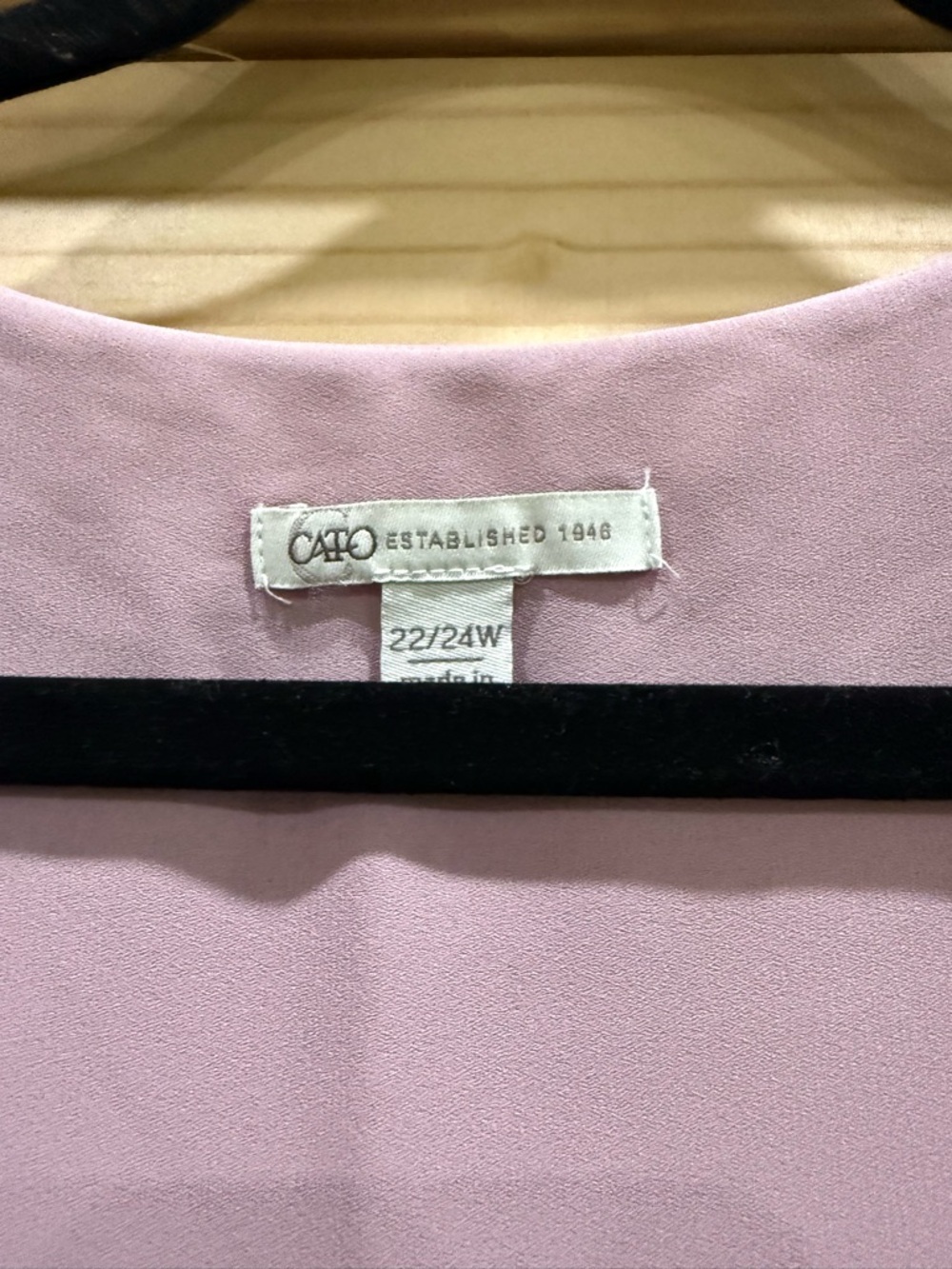 Cato Sleeveless Lavender Cold-Shoulder V-Neck Blouse - Picture 3 of 5
